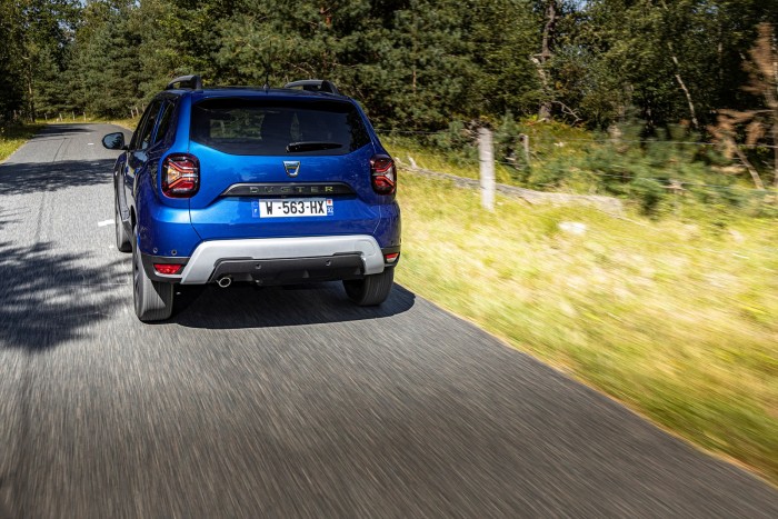 5-2021-New-Dacia-Duster-4-X4-Iron-Blue-tests-drive