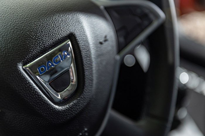 46-2021-New-Dacia-Duster-4-X2-Arizona-Orange-tests-drive