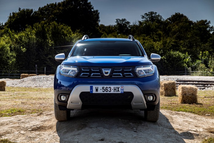 33-2021-New-Dacia-Duster-4-X4-Iron-Blue-tests-drive