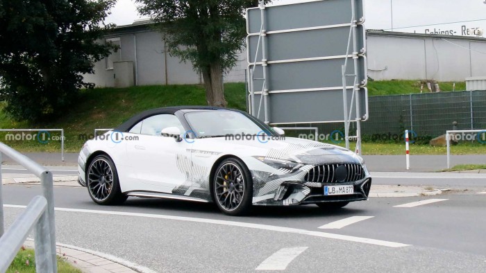 2022 Mercedes-AMG SL spy photo