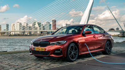 BMW, 플러그인 하이브리드 세단 ‘뉴 320e’ 출시...  전기로만 39km 달린다