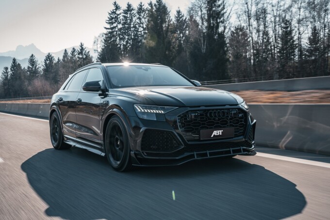 abt-unleashes-signature-edition-audi-rsq8-super-suv-with-800-hp-only-96-units-available_121b369e7ae9558b7d.md.jpg