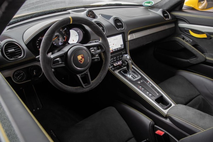 포르쉐코리아, 신형 718 카이맨 GT4 국내 공식 출시... 1억3,870만 원부터