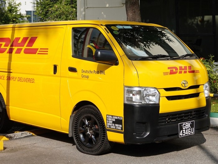 펑크 방지 에어리스 타이어 미쉐린 업티스, DHL 배송 차량에 첫 장착
